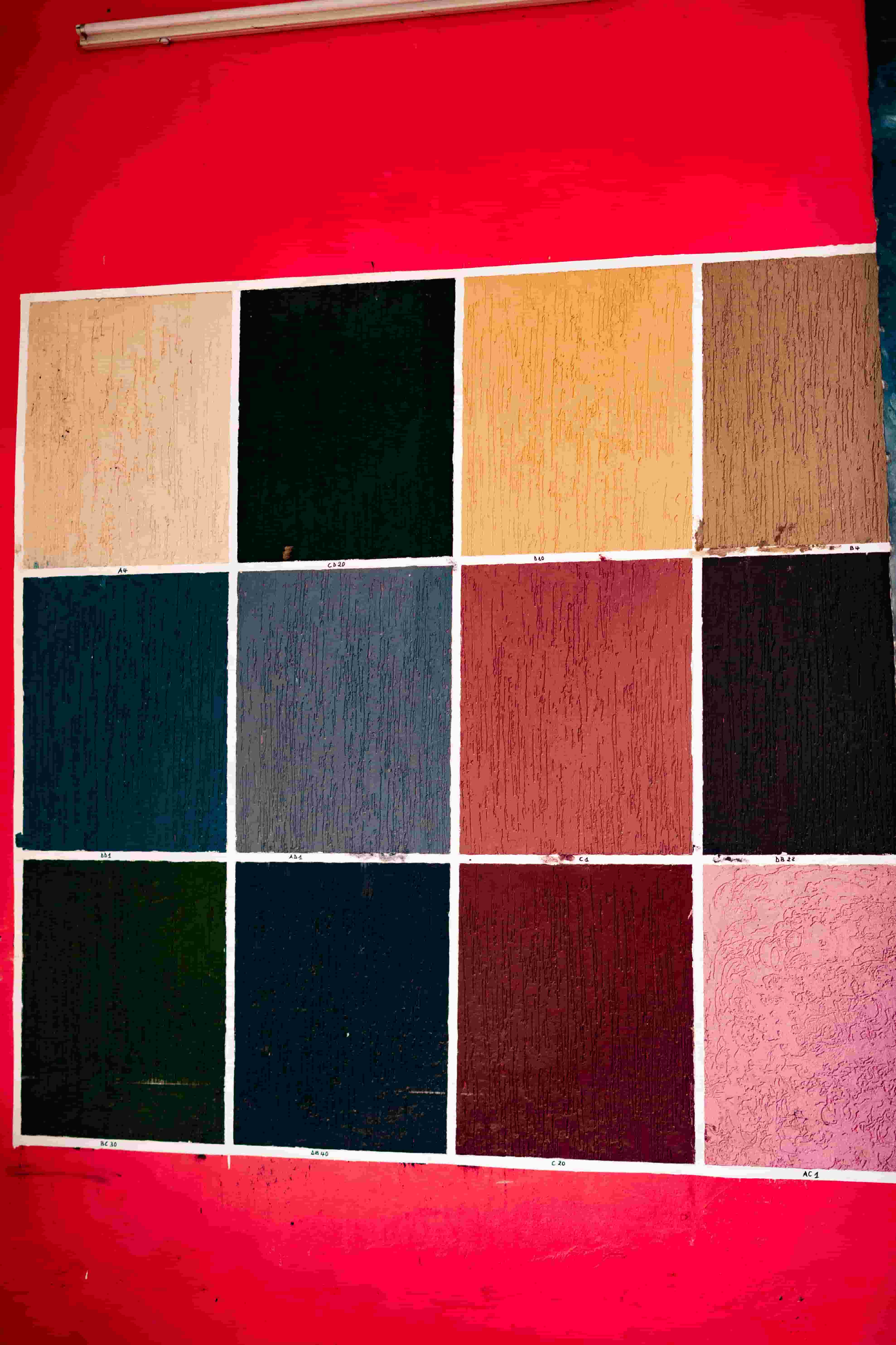 Carreaux decoratifs colores pour amenagement interieur au Burundi, decorative colored tiles for modern buildings in Burundi