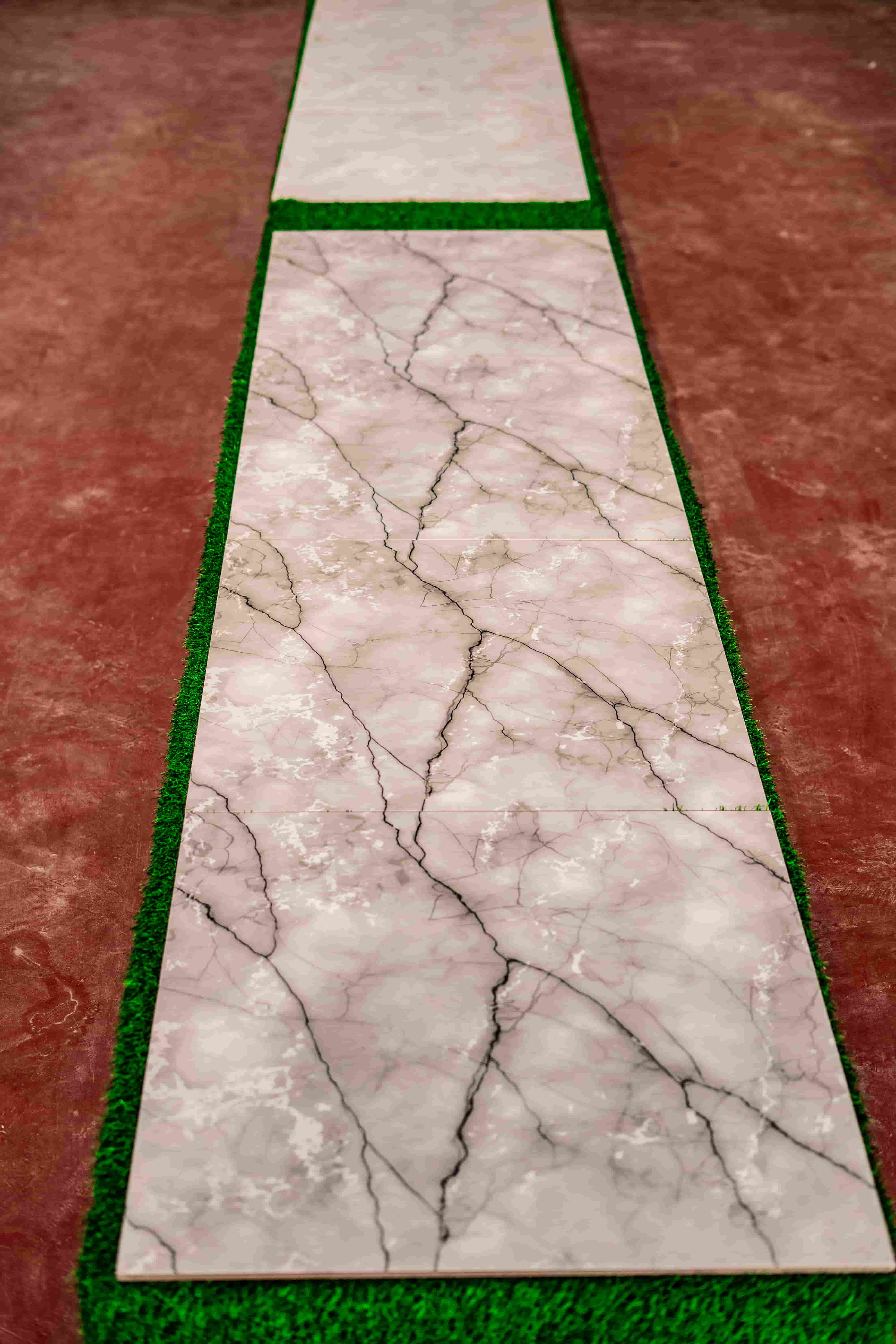 Dalle carrelage effet marbre rose pour finition interieure au Burundi, decorative floor tile slab in Bujumbura